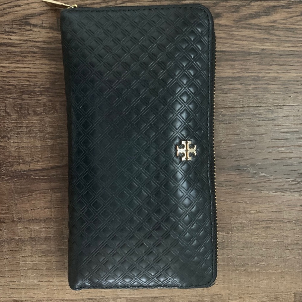 Tory Burch black leather wallet